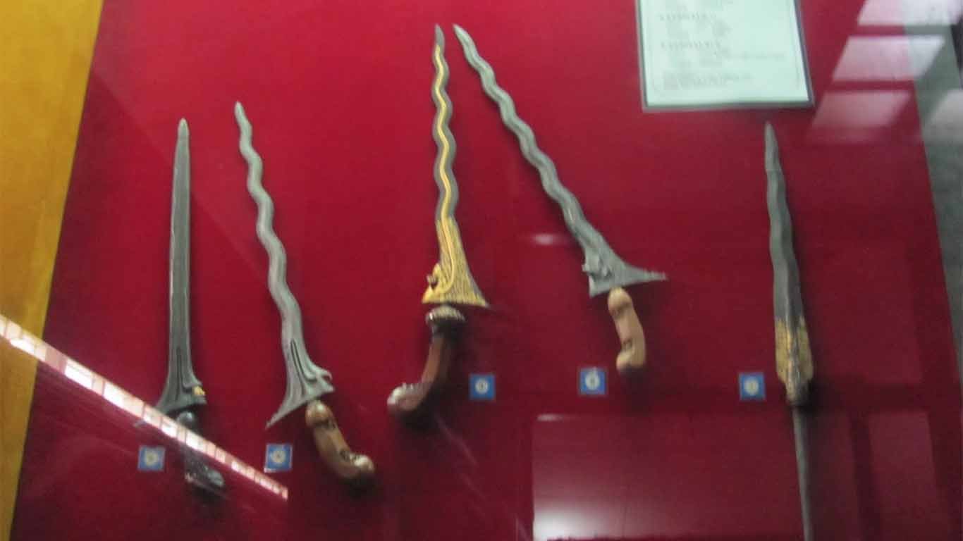 koleksi benda di museum sonobudoyo koleksi benda di museum sonobudoyo