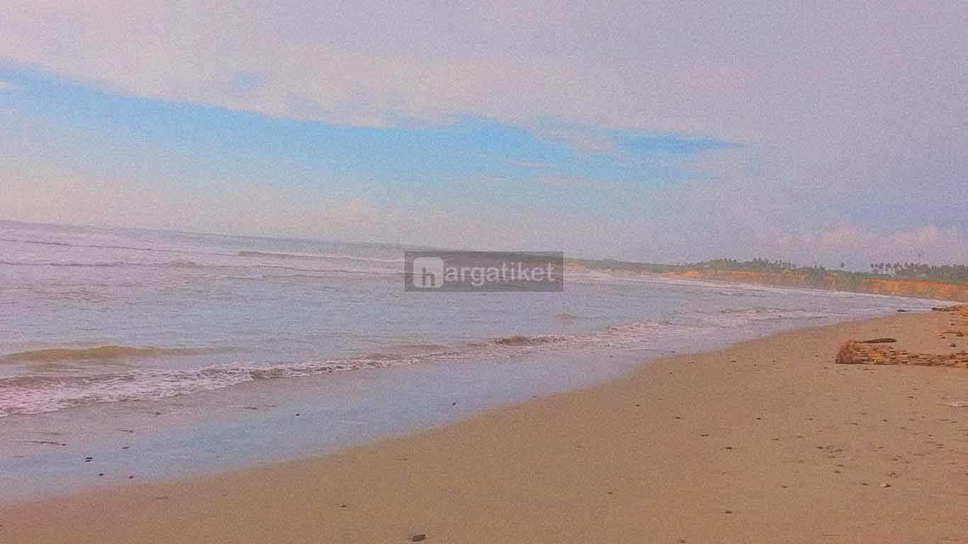 Pantai Pasar Bawah atau Pantai Duayu Sekundang