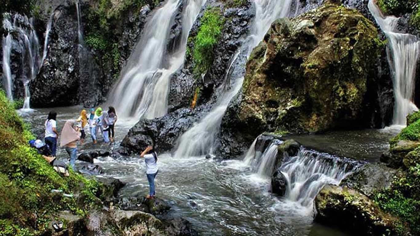 Taman Wisata Alam Maribaya dan Curug Maribaya Taman Wisata Alam Maribaya dan Curug Maribaya