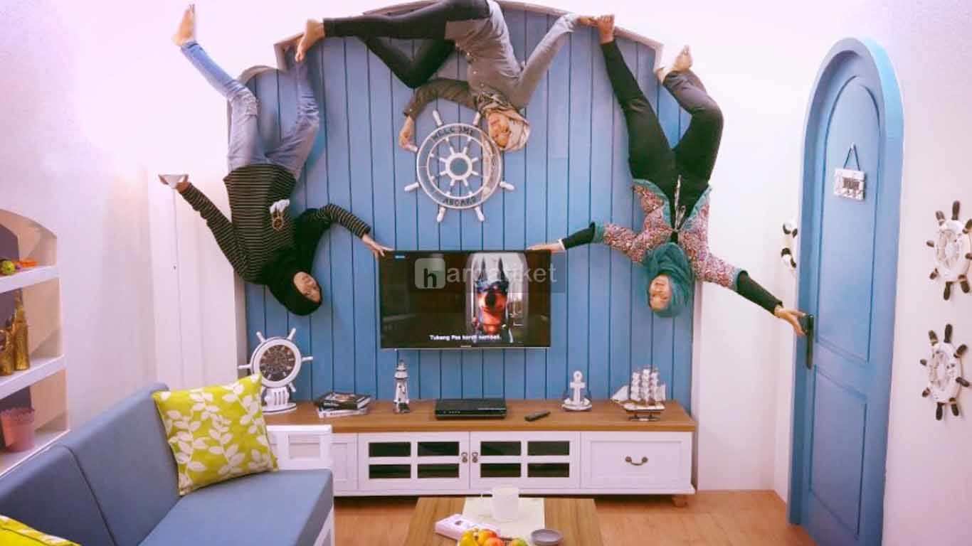 upside down world upside down world