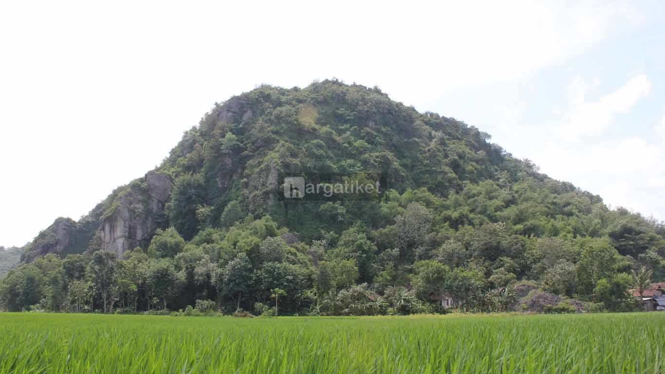 Gunung Pegat Ponggok Srengat