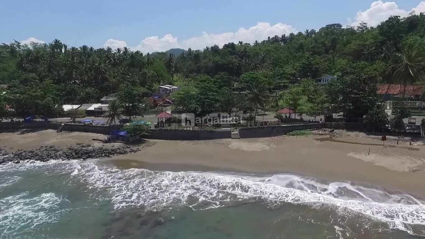 Pantai Karang Hawu