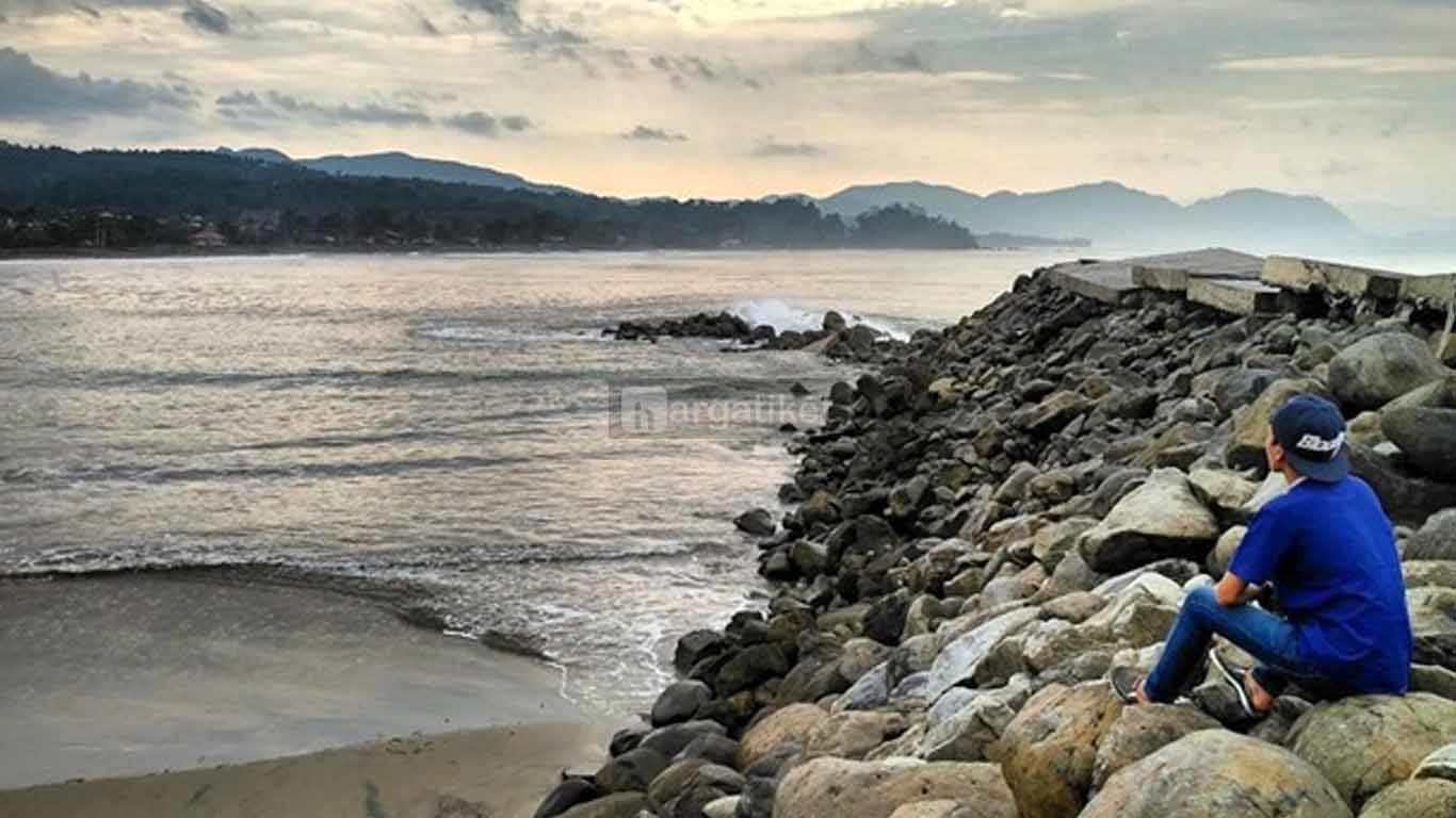 Pantai Pajagan Cisolok