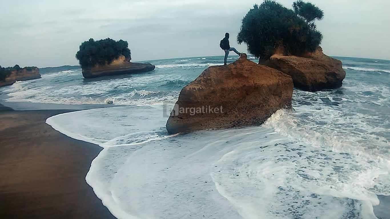 Pantai Panganten atau Pamunguan