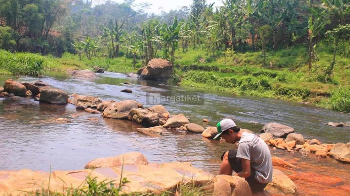 Pemandian Air Panas Desa Tiris