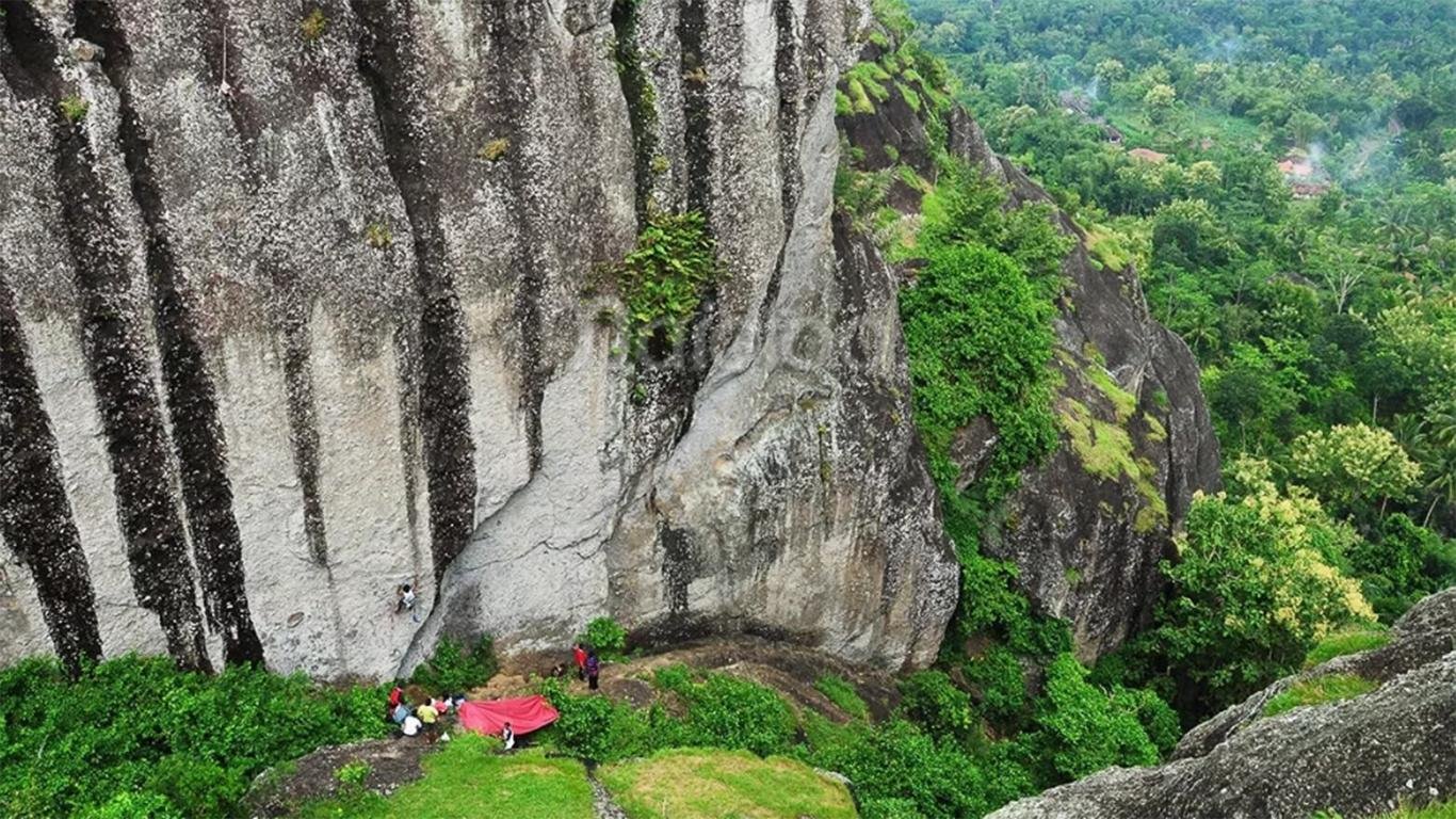 gunung api purba jogja