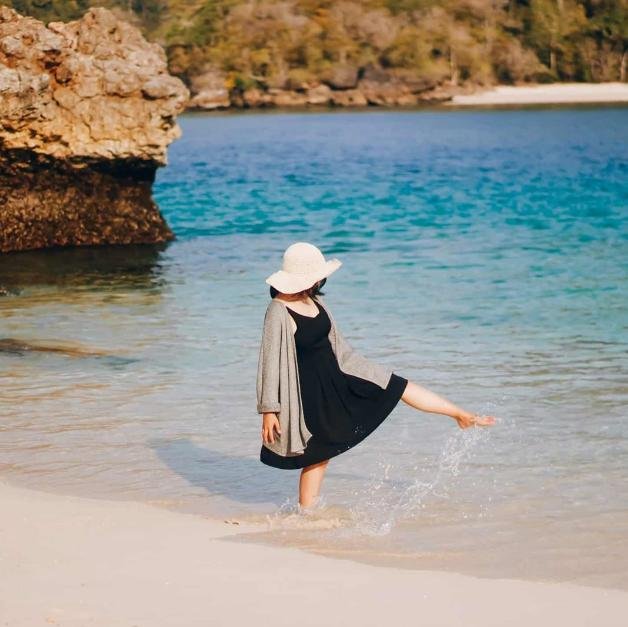 pantai clungup di malang