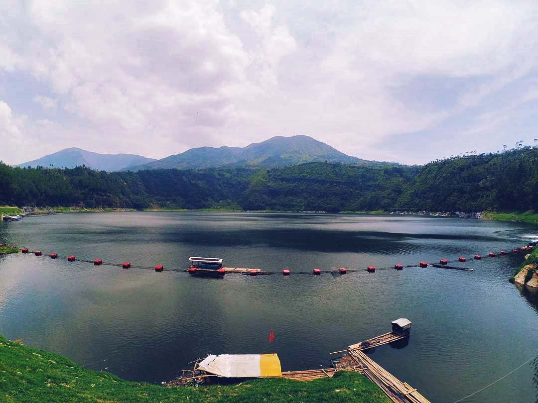 Fasilitas Telaga Menjer