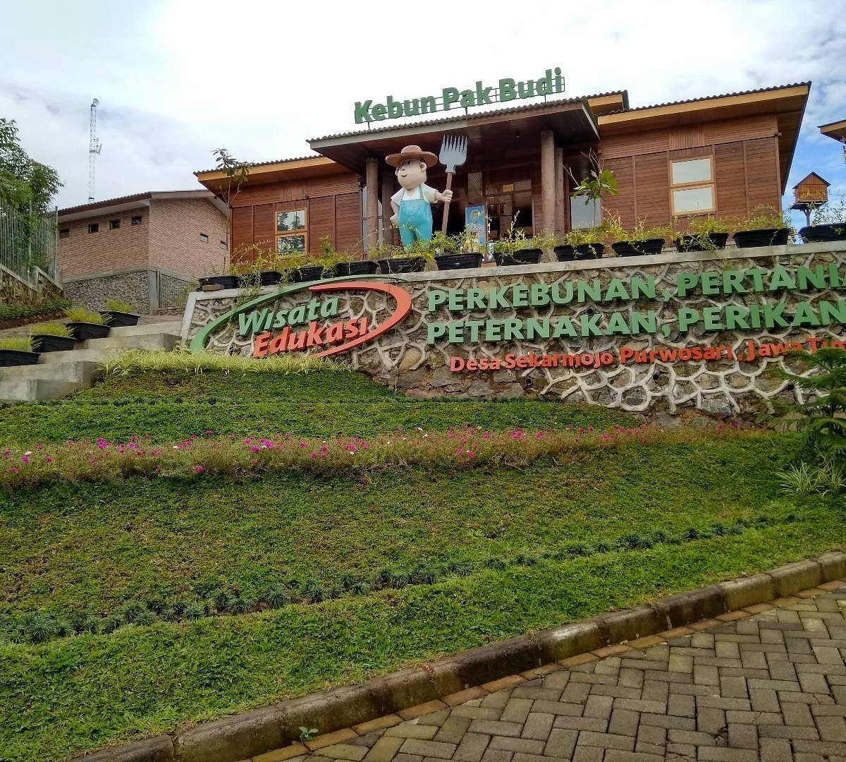 Jam Buka Kebun Pak Budi