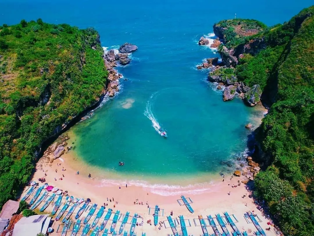 Jam Buka Pantai Ngrenehan